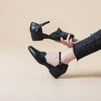 2026 New Women's Closed Toe Sandals, Mid Heel Summer French Pointed Toe Vintage Soft Leather Shoes For Mother