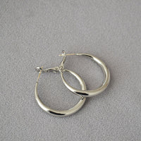 Hong Kong-style Round Hoop Earrings Plain Circle Design 925 Silver Studs Elegant And Chic
