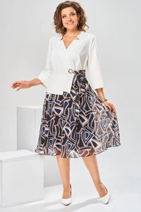 Short-sleeve V-neck Dress With A Unique Print