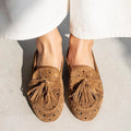 Retro Closed Toe Suede Tassel Brown Shoes