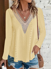 Lace-trimmed Patchwork V-Neck Plus-Size Long-Sleeve T-Shirt
