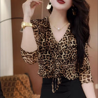 Womens French-print Shirt With V-neck And Long Sleeves