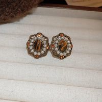 Maillard Style High-End Silver Needle Geometric Irregular Resin Heart Earrings, Elegant Light Luxury Studs, Fashion Women's Ear Jewelry
