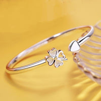 Round Tube Clover Push-pull Bracelet For Women