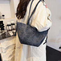Light Luxury Niche Womens Handheld Crossbody Shoulder Bag