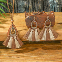 Retro Floral Earrings And Necklace Set With A Distinctive European And American Style