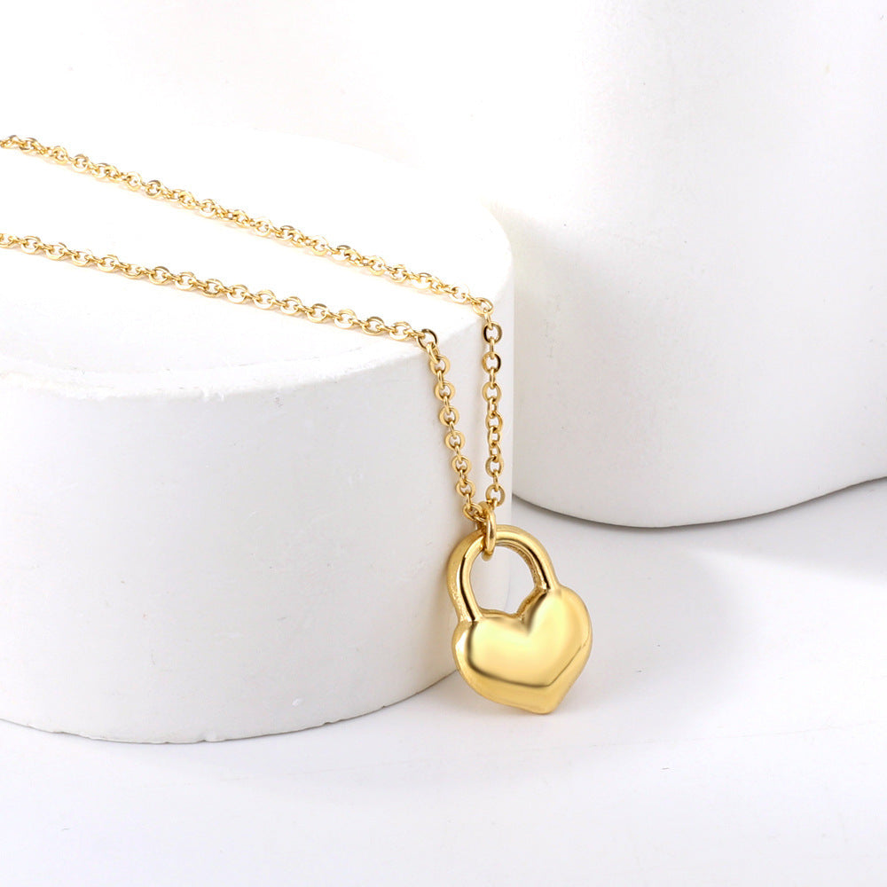 Stainless Steel Necklace Fashionable Golden Love Heart