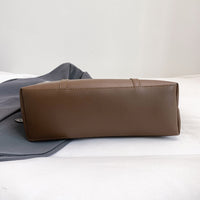 Versatile Commuter Shoulder Bag With A Premium Sophisticated Tote Design