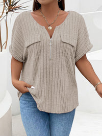 Solid-color Plus-size Top With Zipper Short Sleeves And Faux Pockets