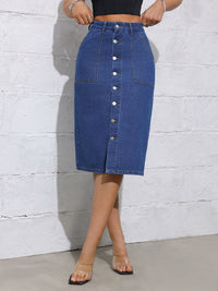 A Highly Stretchy, Mid-length Denim Skirt Perfectly Flatters Your