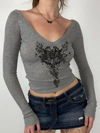 Printed Contrast-Color V-Neck Knitted Cropped Slim-Fit Long-Sleeve Top