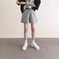 Women's High-waisted Shorts That Flatter The Figure And Are Versatile