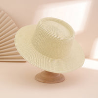 A Stylish And Versatile Sun Hat For Ladies, Featuring A Solid Color Broad Brim And Foldable Concave Top. Perfect For Outdoor Travel, Beach Vacations.