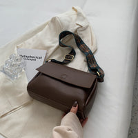 New Retro Easy Matching Women's High-grade Fashion Messenger Bag