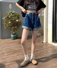 Women's Retro Loose And Thin Curly Denim Shorts