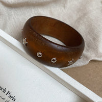 Irregular Wide-brimmed Tan Resin Bracelet