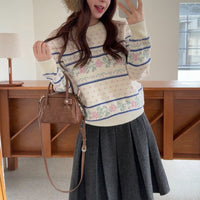 Round-Neck Rose Jacquard Knit Sweater Loose-Fit Pullover