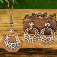 Retro Floral Earrings And Necklace Set With A Distinctive European And American Style