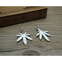 925 Sterling Silver Thai Silver Jewelry Gold-Dotted Feather Pendant