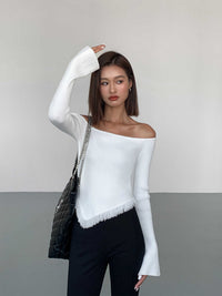 Women's Horn Style In Black Long-sleeved Sweater