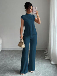 Solid-color Short-sleeve Top And Ribbed Casual Pants Set