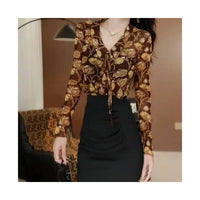 Womens French-print Shirt With V-neck And Long Sleeves