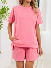 Crew-neck Slit Loose-fitting Top T-shirt With Pockets And Drawstring Shorts