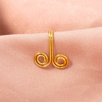 Fake Piercing Nose Nails Are Exaggerated And Hand-wound To Avoid Perforation