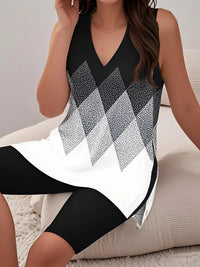Womens Sleeveless V-Neck Tank Top And Shorts Set With 3D Print
