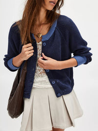 Women's Contrast Color Round Neck Knitwear Single Row Button Coat