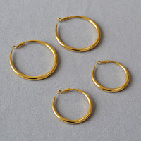 Hong Kong-style Round Hoop Earrings Plain Circle Design 925 Silver Studs Elegant And Chic