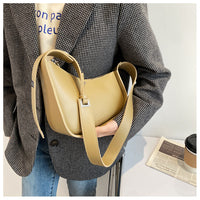 Retro  Versatile Womens Saddle Bag In A Minimalist Style