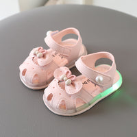 Soft soled toe cap anti slip children's walking shoes