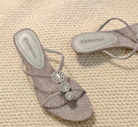 2026 Summer New French Vintage Gem Inlaid One Strap Slippers Women Outdoor Embroidery Toe Post Kitten Heel Sandals