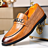 Embossed Pedal Horsebit Buckle Business Casual Youth Shoes