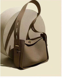 Niche Commuter Design Leather Crossbody Underarm Bag