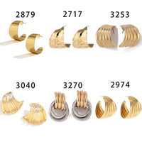 Niche Minimalist Metal Pleated Stud Earrings