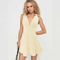 French Retro Style Yellow V-Neck Lace-Up Sleeveless Dress Holiday-Ready Skirt For Shorter Frames