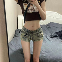 Hot Girl Liu Ding Low Waist Denim Shorts