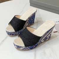Fashionable Outdoor Open-Toe Wedge Sandals With Wide Strap For Women