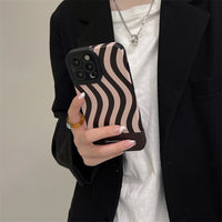 Contrast Color Irregular Stripe Phone Case