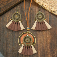 Retro Floral Earrings And Necklace Set With A Distinctive European And American Style