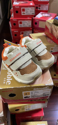 Spring And Autumn Walking Shoes With Minor Defects