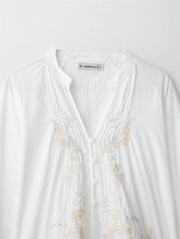 Ethnic Floral Positioning Embroidered Flower Long Sleeve Shirt