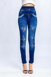 High-waisted Ultra-stretch Capri Pants With A Butterfly Print