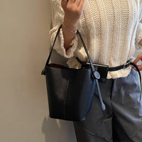 New Retro Simple Large Capacity High-grade Shoulder Messenger Bag