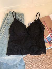 Lace Seamless Beautiful Back Strapped Chest Padded Camisole
